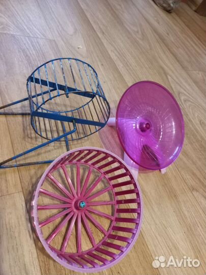 Колеса, миски, домики для хомяков