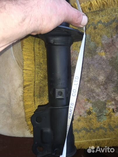 Передние стойки амортизаторов