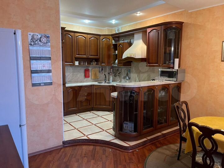 3-к. квартира, 111 м², 4/5 эт.