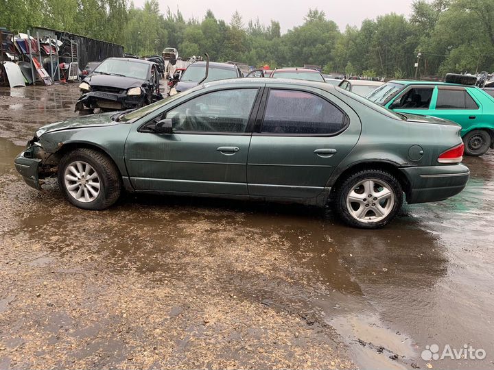 В разборе Крайслер Циррус