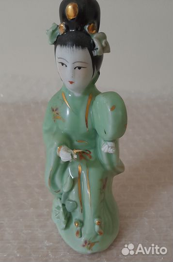 Китайские статуэтки девушки с муз.инструментами