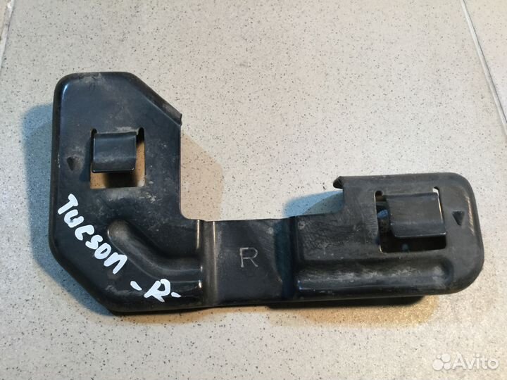 Кронштейн фары правый Хендэ Туксан 2004-2010