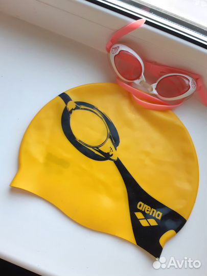 Шапочка детская для плавания Arena и очки