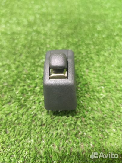 Крючок козырька порше каен 958 черный