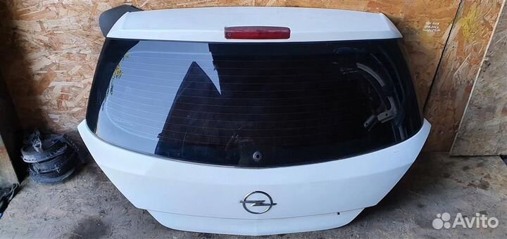 Дверь багажника со стеклом Opel Astra H 2004-2014