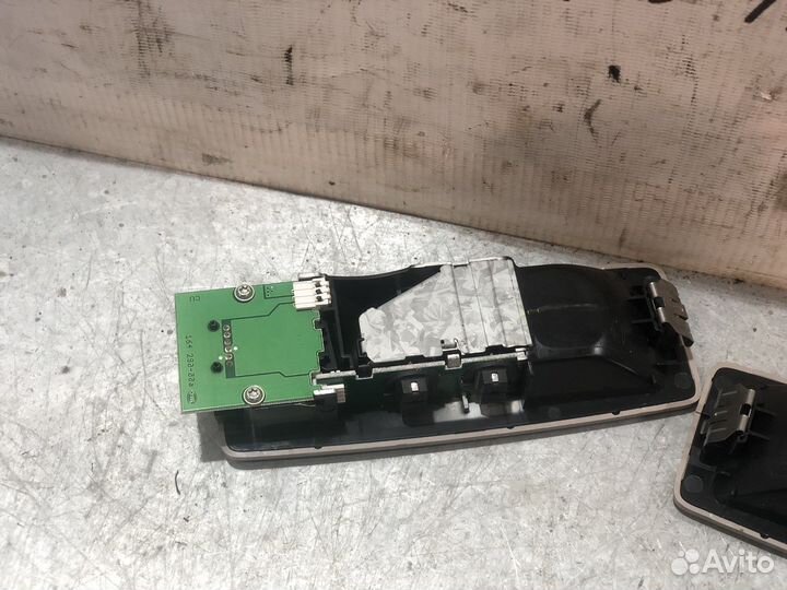 Плафон салонный задний BMW X5 E70