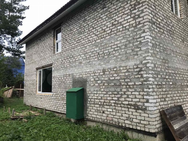 Дом 184,9 м² на участке 4 сот.