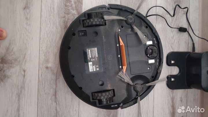 Робот пылесос redmond