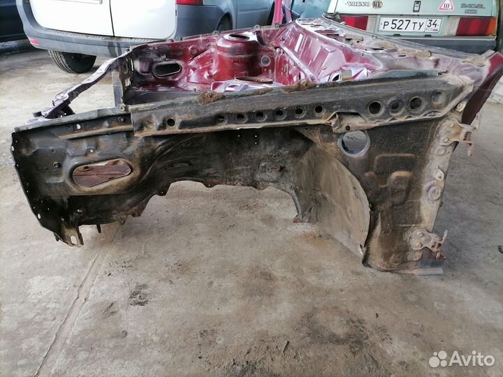 Передняя часть кузова Mazda 626 (GC) 1983-1987