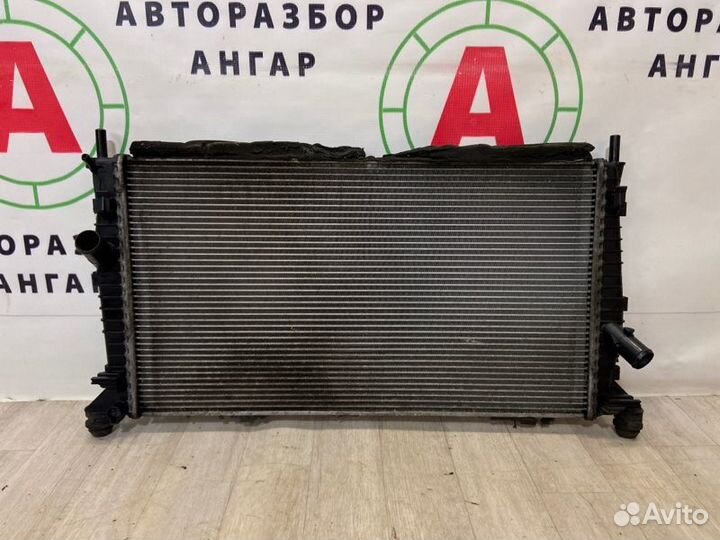 Радиатор охлаждения двигателя Ford Focus qqdb