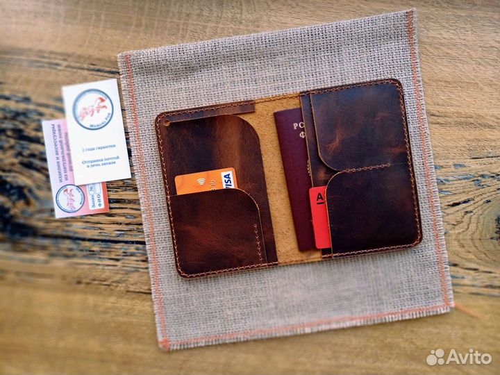 Кожаная обложка на паспорт ручной работы