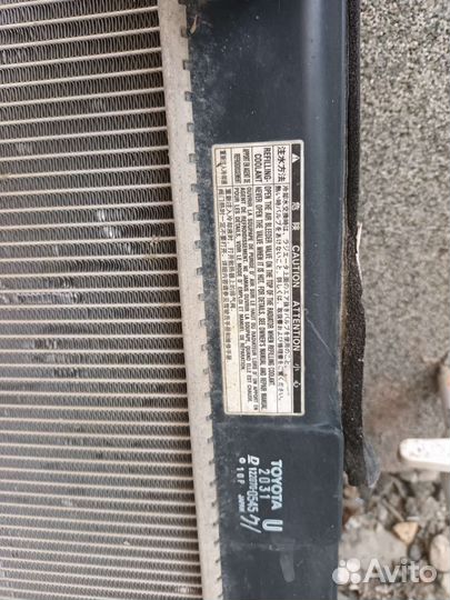 Продам радиатор охлаждения для Lexsus