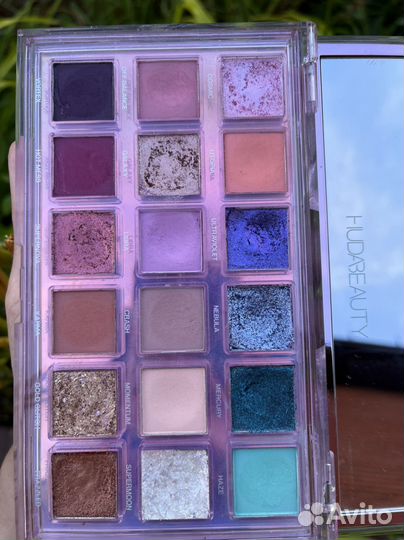 Huda beauty mercury retrograde палетка