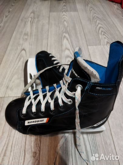 Коньки хоккейные на мальчика