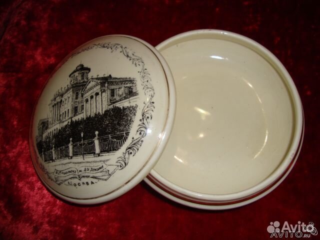 Шкатулка Библиотека им Ленина зик Конаково 1956г