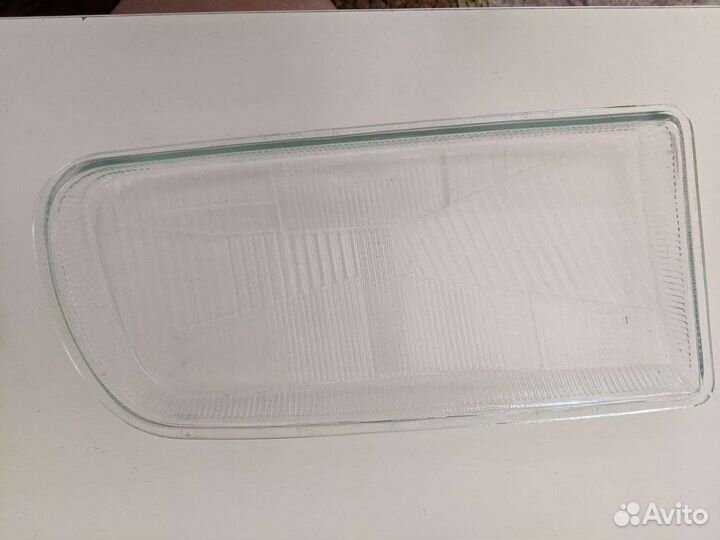 Стекло левой передней фары Skoda Felicia
