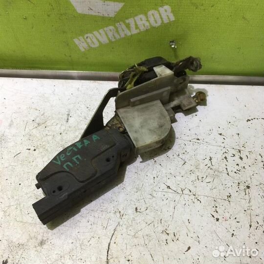 Замок двери передней правой Опель Вектра А