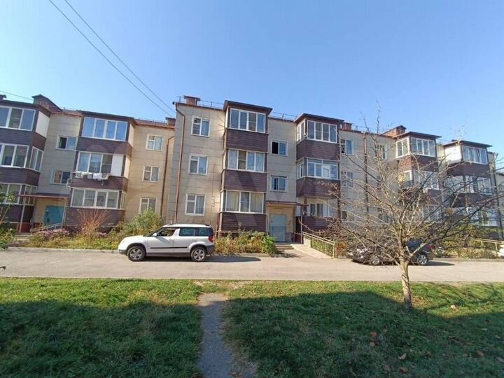 2-к. квартира, 54 м², 3/3 эт.