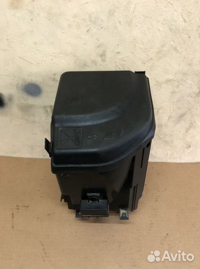 Корпус блока предохранителей Ситроен С4