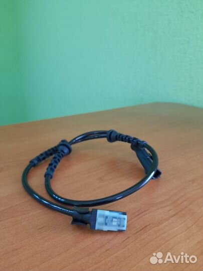 Датчик ABS Renault Logan