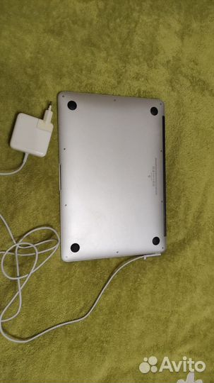 Macbook Air (3-inch, Mid 2011)
