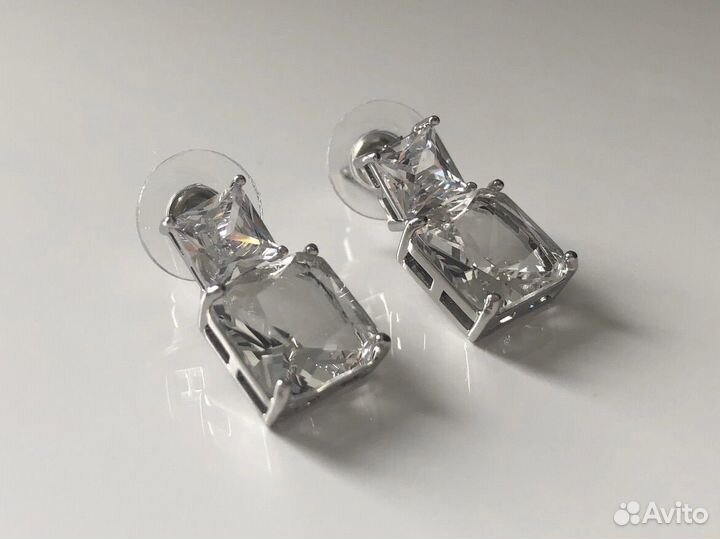 Серьги с прозрачными кристаллами Naked Stone