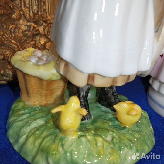 Royal Doulton.Время кормления.Вера.Статуэтка
