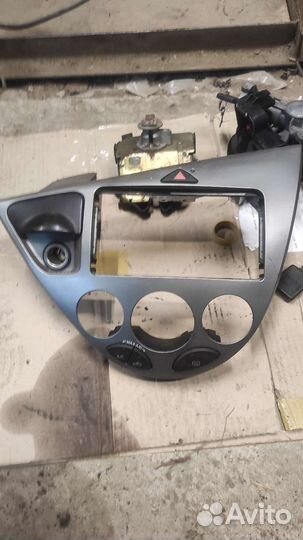 Рамка магнитолы ford focus 1