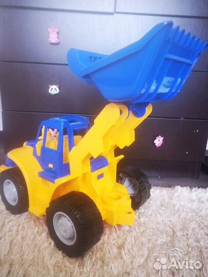 Игрушка - бульдозер (60 см в длину)
