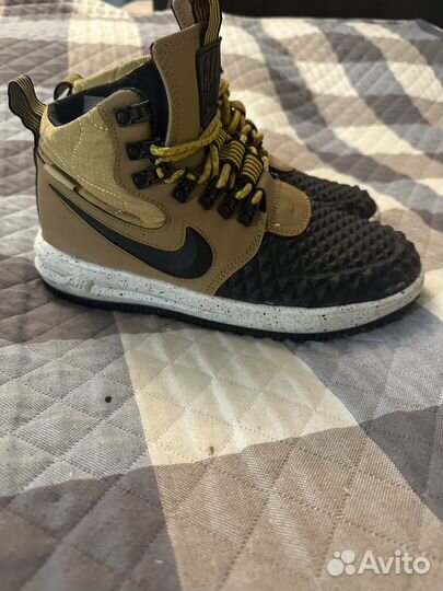 Придаю мужские ботинки