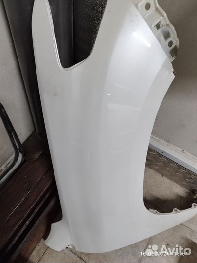 Крыло переднее правое toyota land cruiser 200