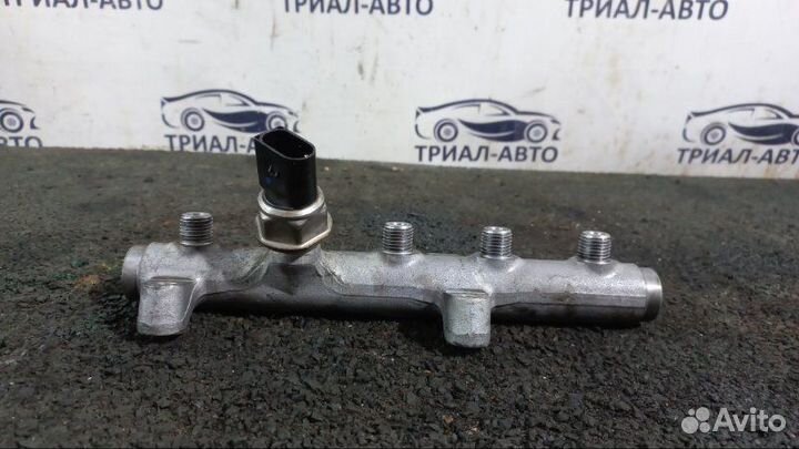 Рампа топливная левая Volkswagen Touareg NF 3.0