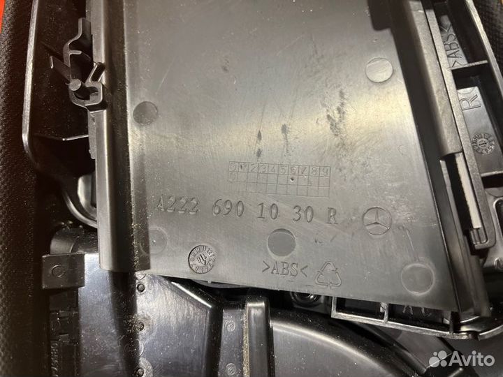 Обшивка стойки центральной правой Mercedes-Benz