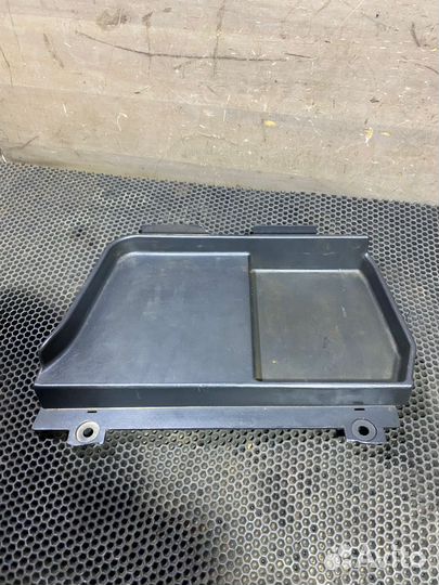 Крышка аккумулятора BMW 3 E46 рестайлинг