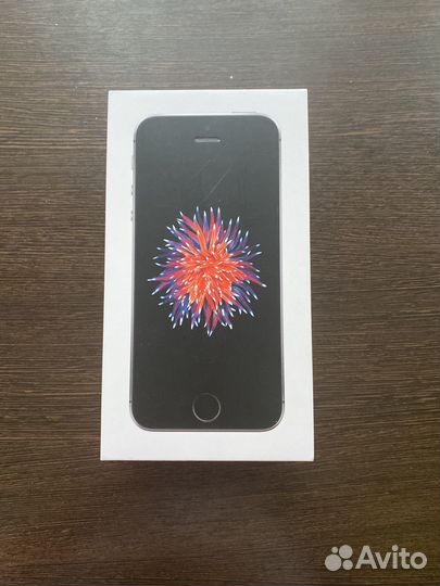 iPhone SE, 32 ГБ