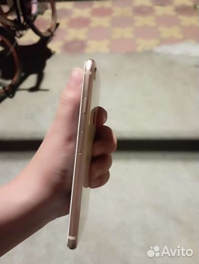Телефон iPhone 8 64 gb