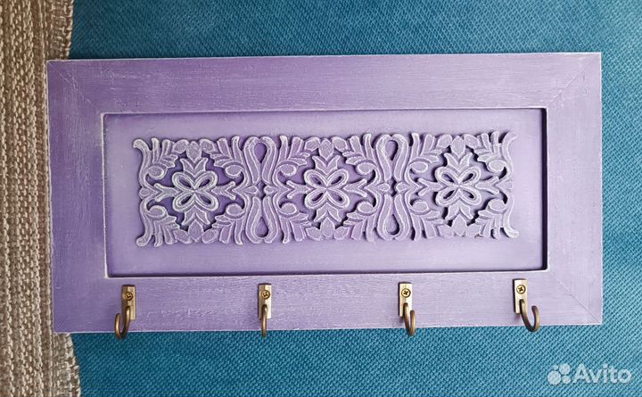 Вешалка декоративная