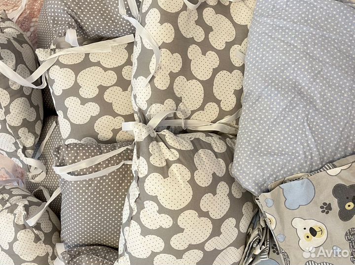 Бортики на кроватку + комлект постельного белья