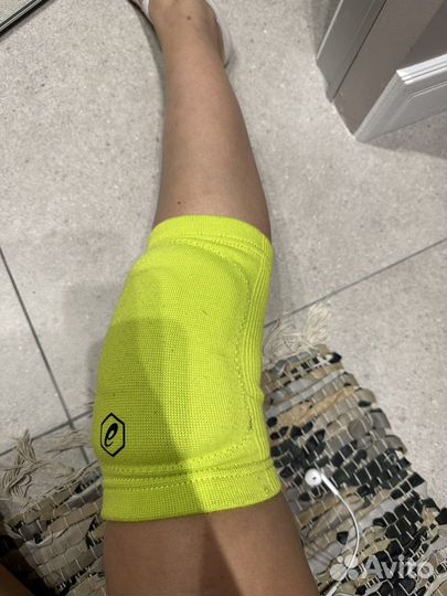 Наколенники asics размер S
