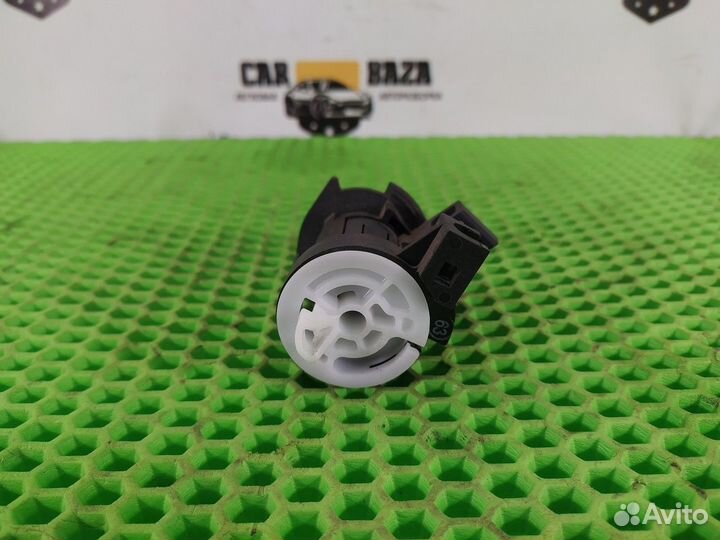 Личинка замка багажника