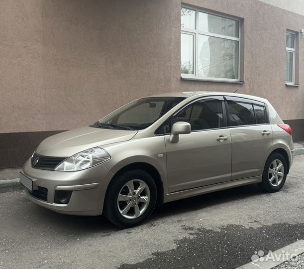 Nissan Tiida 1.6 AT, 2011, 130 100 км