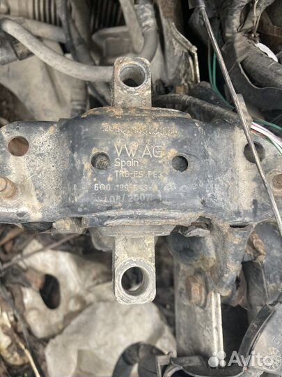 Опора двигателя левая skoda volkswagen