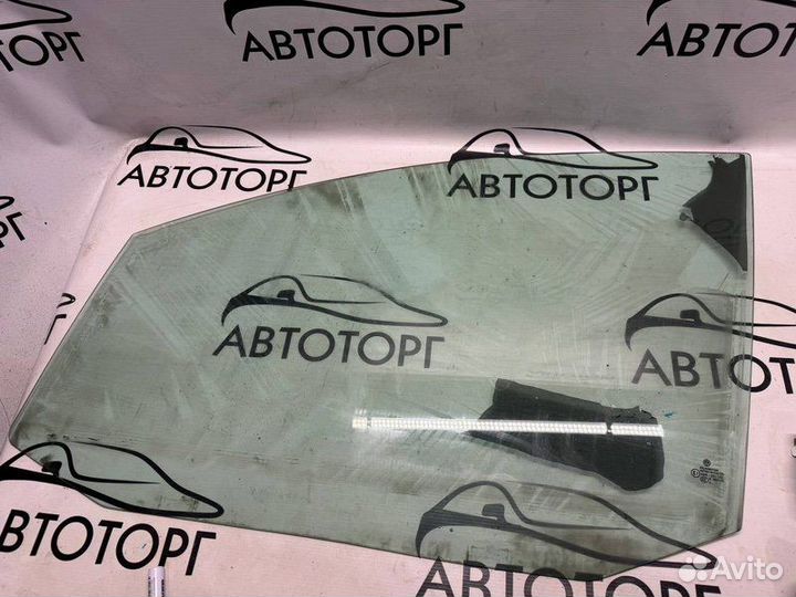 Стекло двери переднее левое Volkswagen Touran