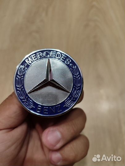 Эмблема на капот Mercedes w204,w207,w212