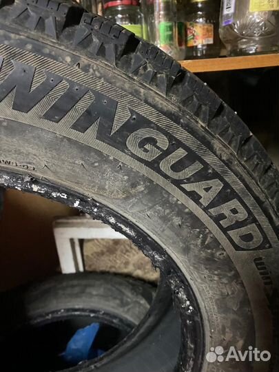 Roadstone Winguard Ice 2.25/4.5 R17