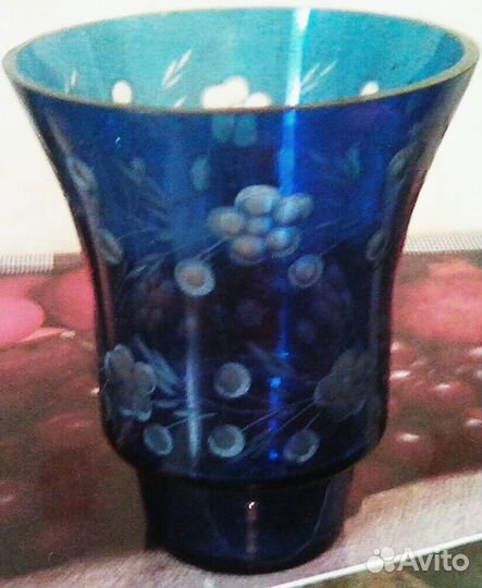 Синяя хрустальная ваза, набор стаканов с кувшином