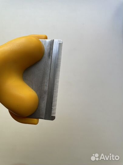 Щетка для кошек дешеддер