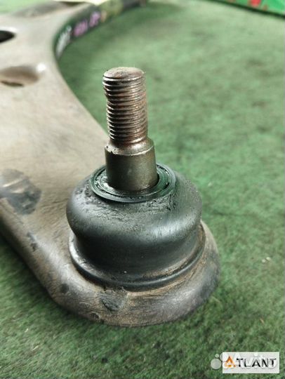 Рычаг передний левый mitsubishi colt