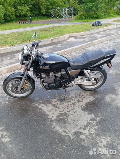 Yamaha XJR400