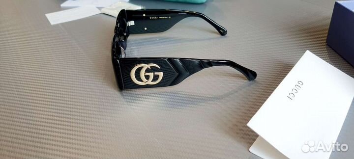 Солнцезащитные очки Gucci GG0811
